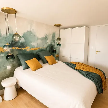 Julia - Incroyable Duplex Face Mer - 4 Chambres - 155 M2